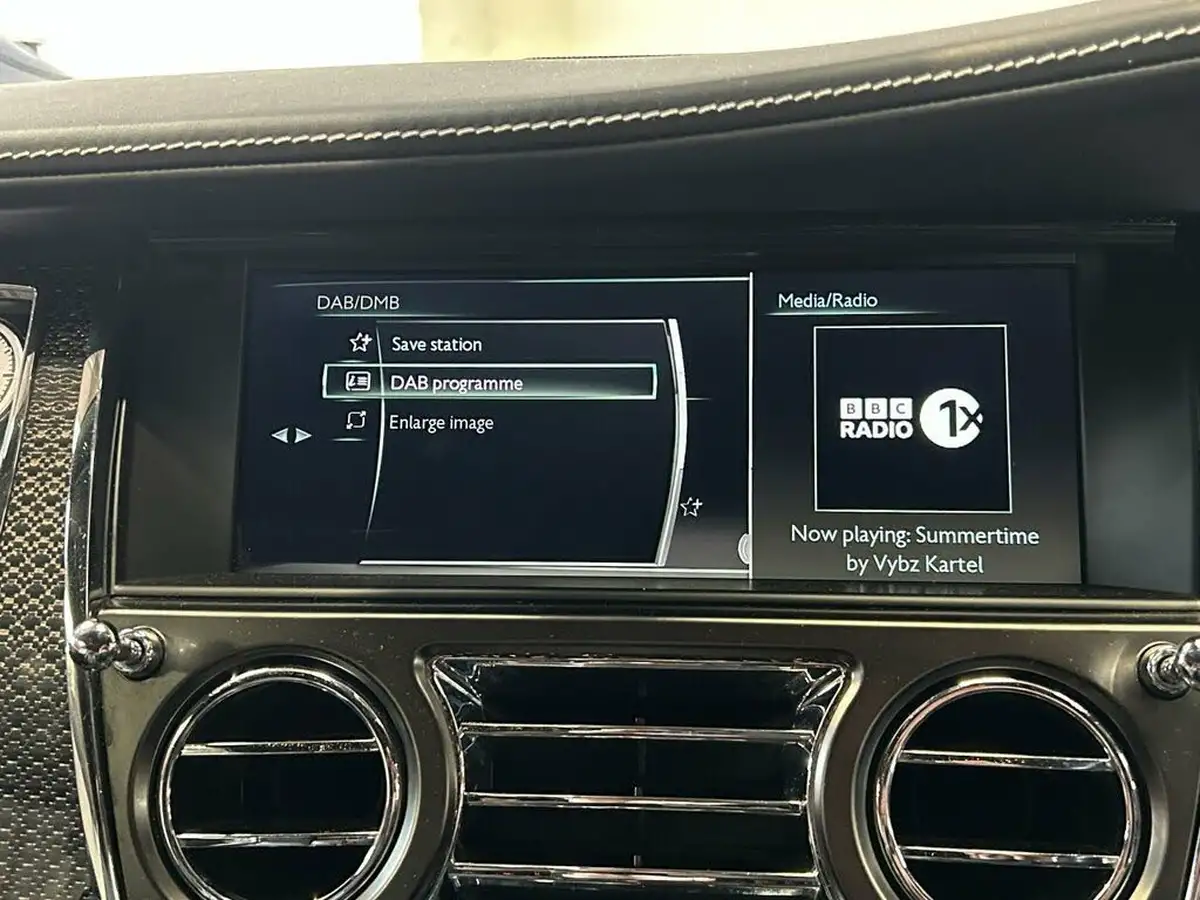 2018-rolls-royce-wraith-66-big-50