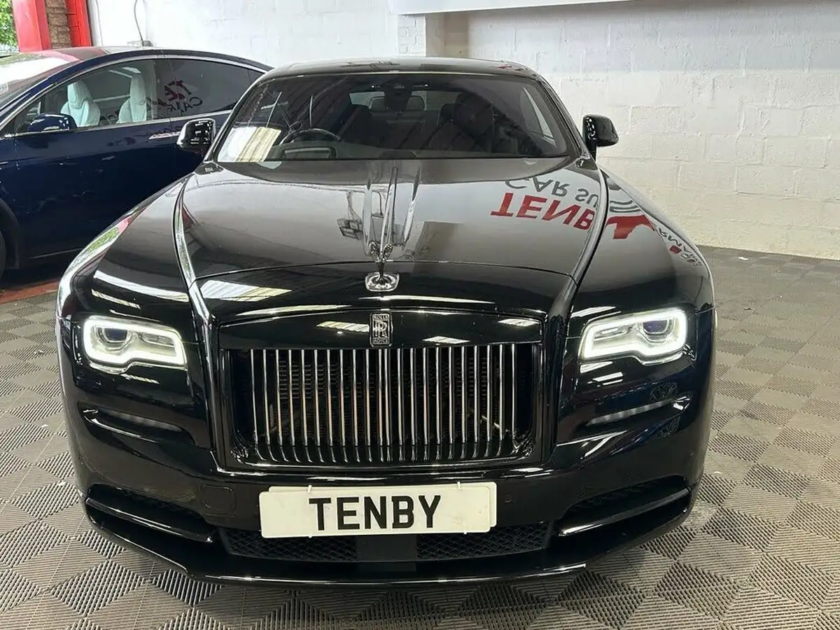 2018-rolls-royce-wraith-66-big-2