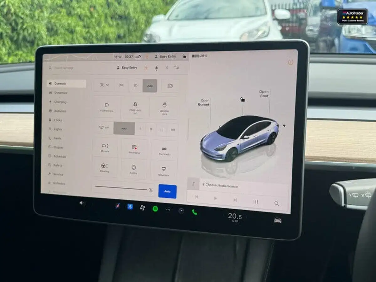 2022-tesla-model-3-e-long-range-big-16