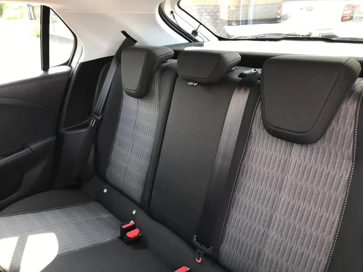 2022-vauxhall-corsa-12i-design-big-5