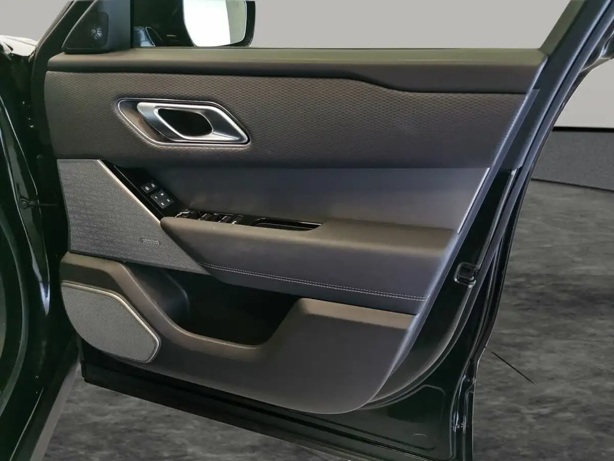 2022-land-rover-range-rover-velar-20-d200-velar-big-46