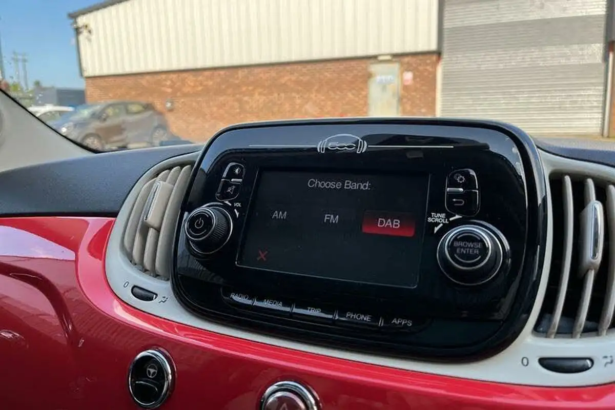 2018-fiat-500-12-lounge-big-27