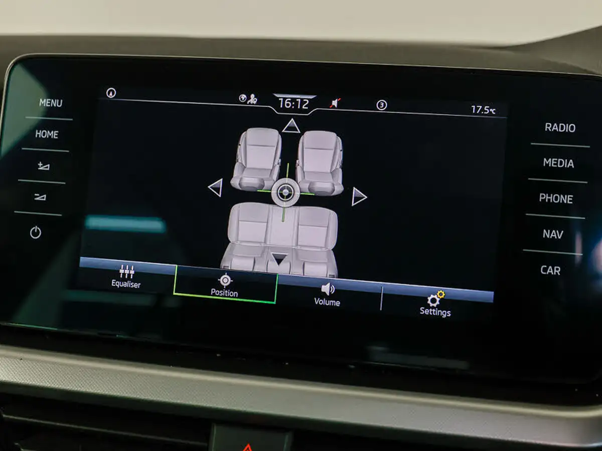 2023-skoda-kamiq-15-tsi-se-drive-big-14