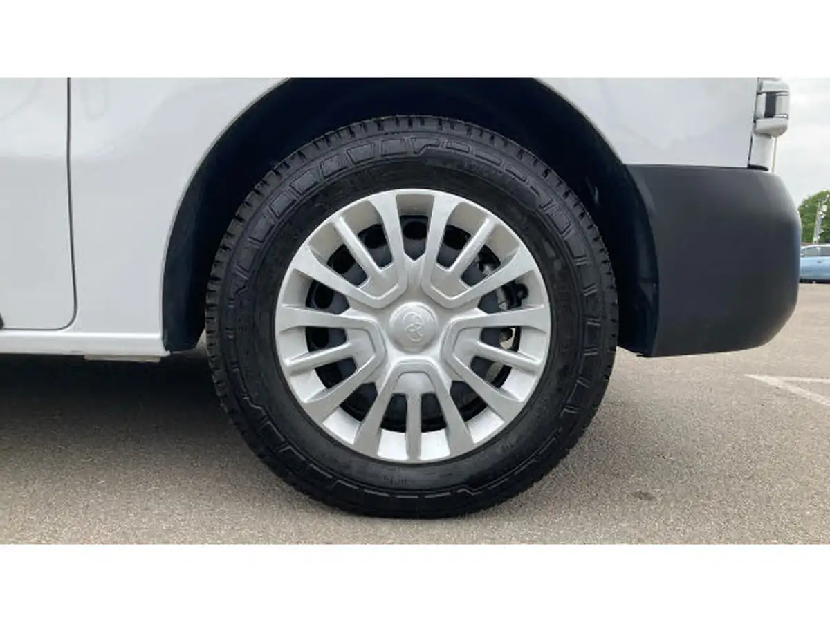 2023-toyota-proace-city-e-icon-l2-big-17