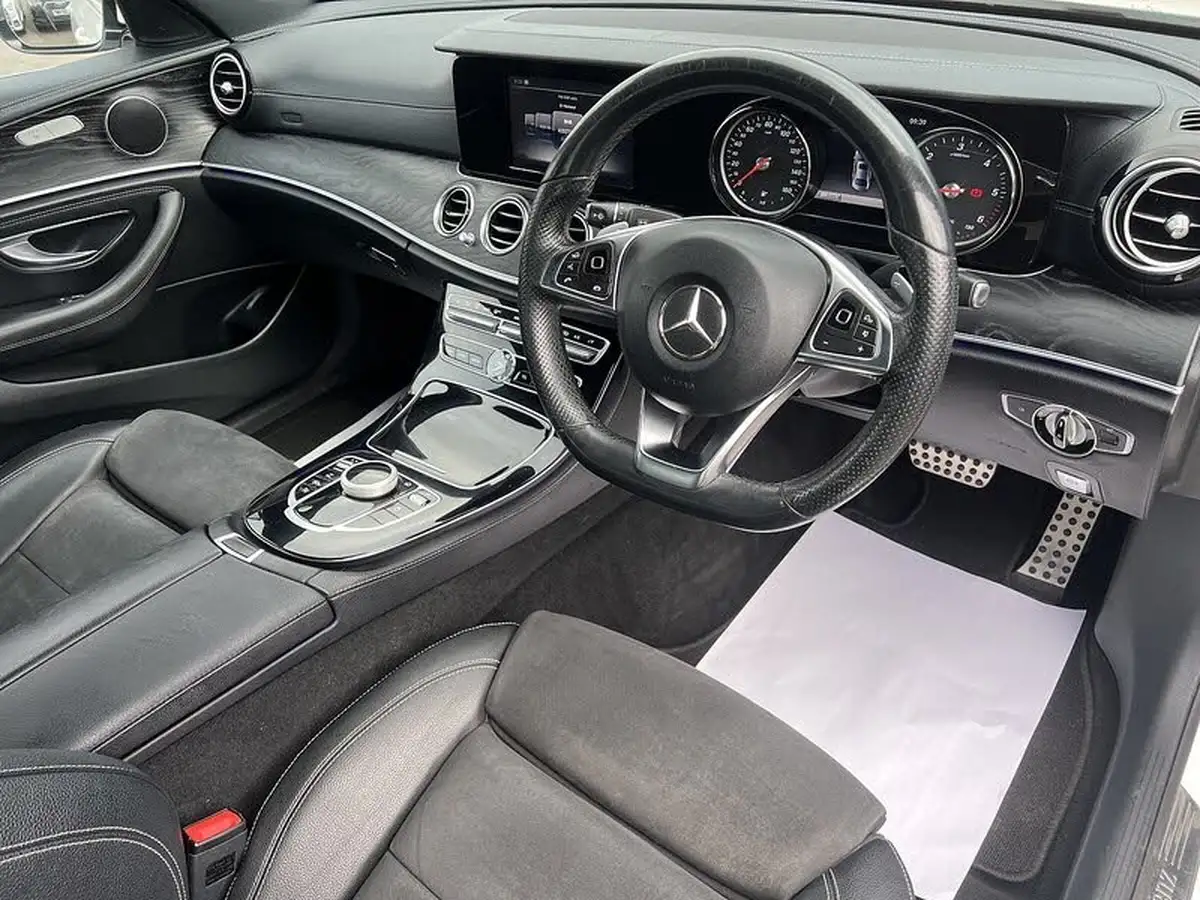 2016-mercedes-benz-e-class-20d-e220d-amg-line-ss-saloon-4d-big-14