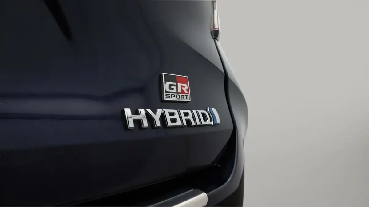 2023-toyota-corolla-18-vvt-i-gr-sport-138bhp-touring-sports-big-23