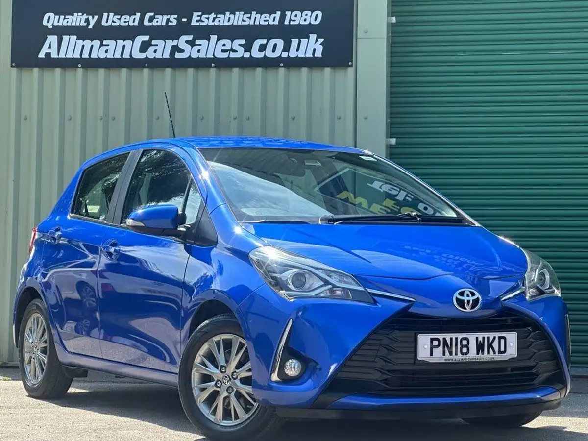 2018-toyota-yaris-15-vvt-i-icon-navi-big-0