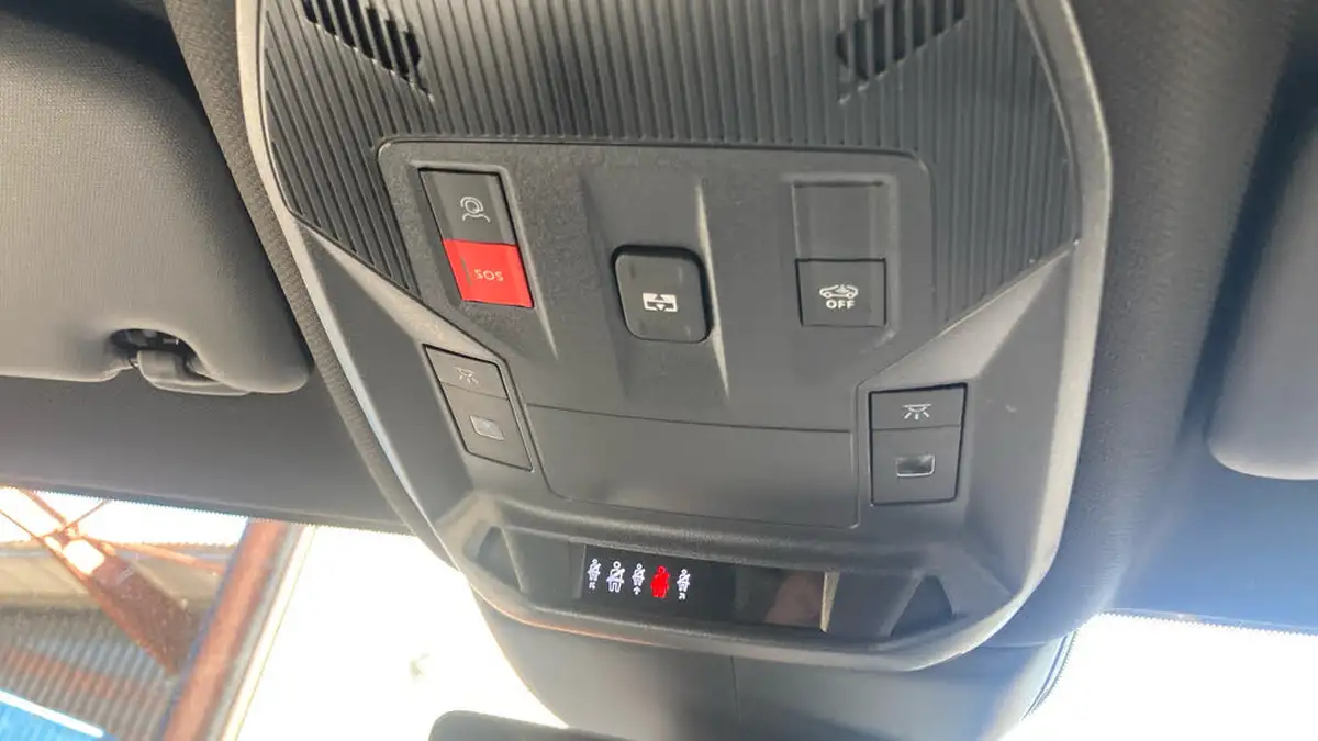 2024-vauxhall-astra-12-turbo-ultimate-130ps-hatchback-auto-big-38