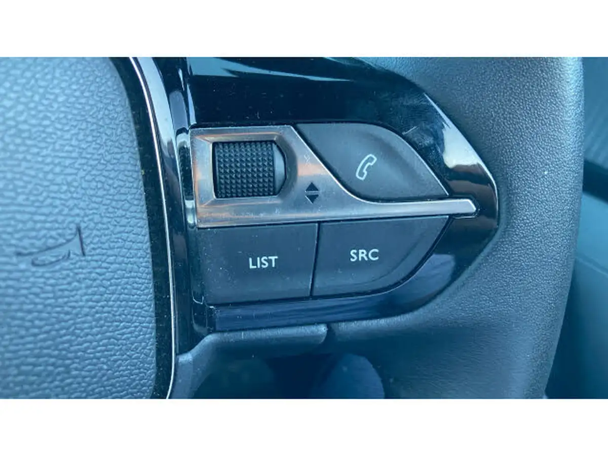 2023-peugeot-2008-suv-e-active-premium-big-21