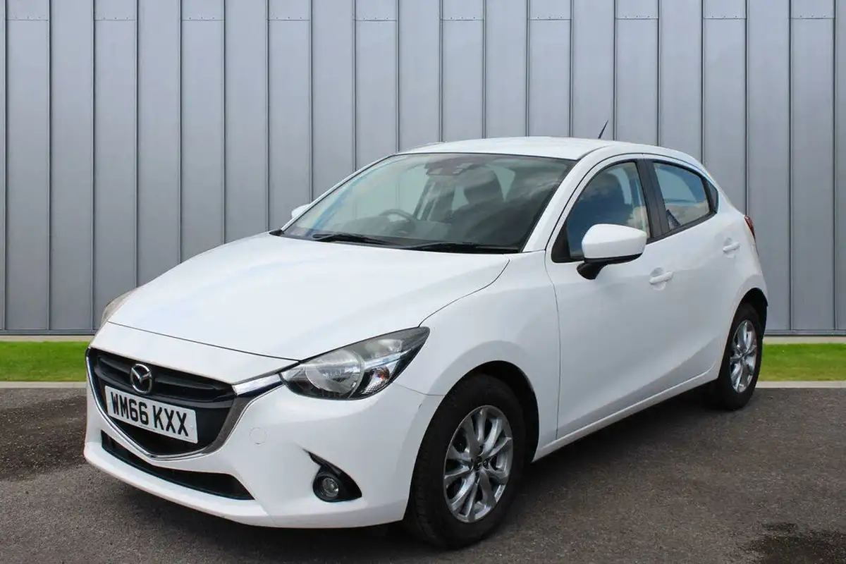 2016-mazda-mazda2-15-se-l-nav-auto-big-2