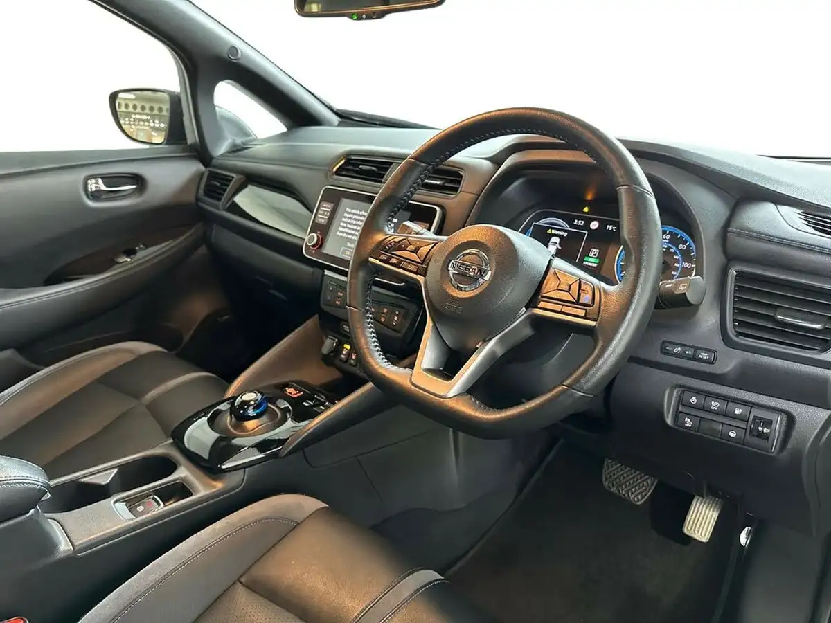2022-nissan-leaf-e-tekna-big-9