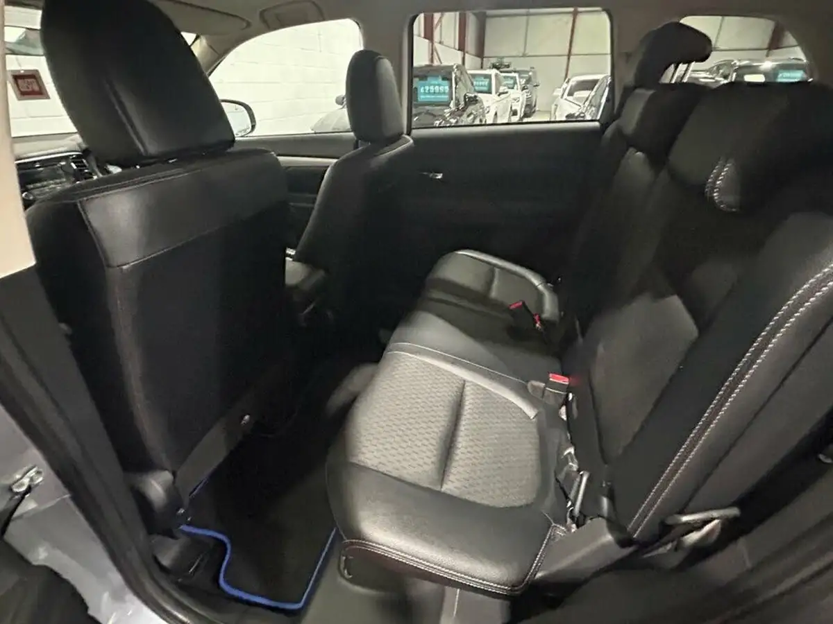 2015-mitsubishi-outlander-20-gx3h-5st-big-21