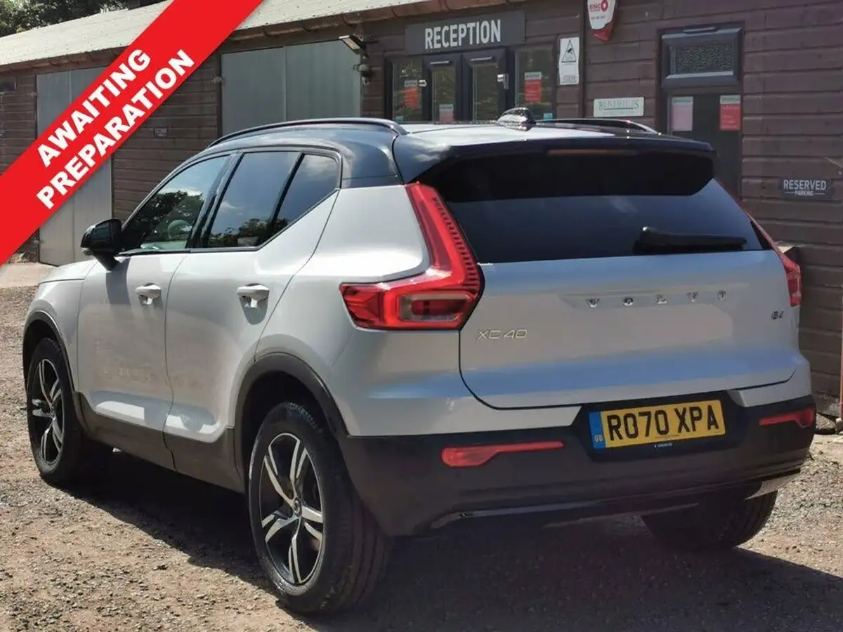 2020-volvo-xc40-20-b4-r-design-big-2