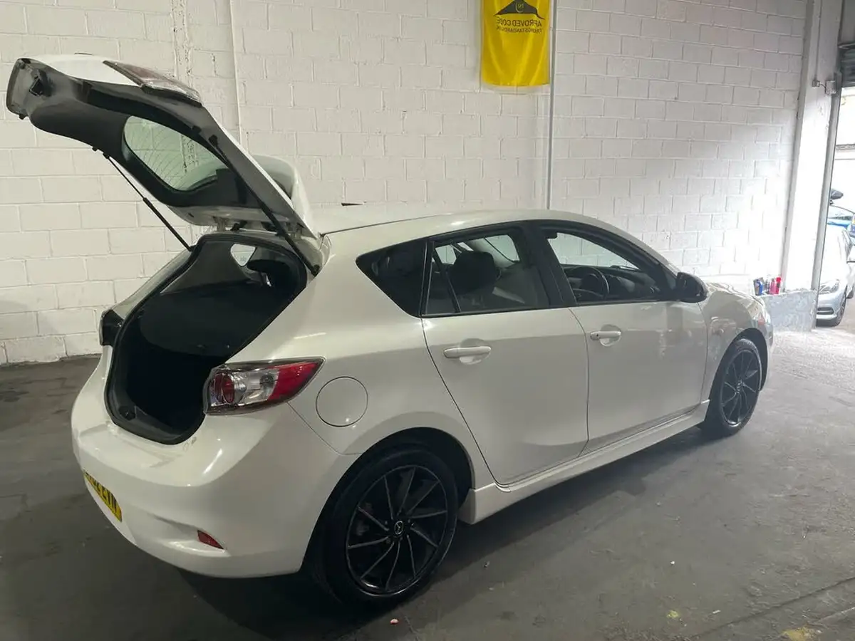 2012-mazda-mazda3-16-tamura-big-31