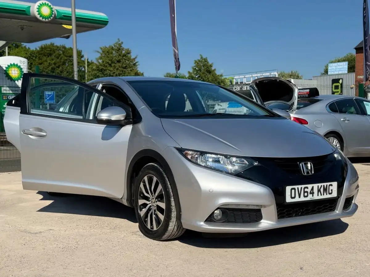 2014-honda-civic-16td-se-plus-hatchback-big-17