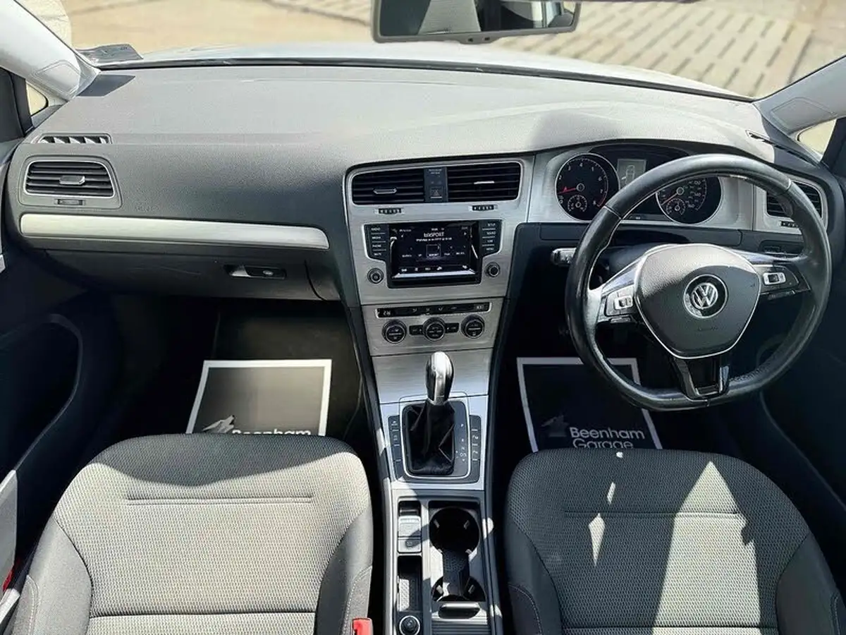 2014-volkswagen-golf-14-match-5d-dsg-big-18