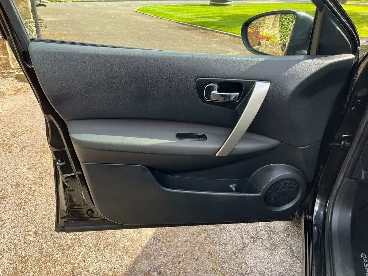 2011-nissan-qashqai2-15td-n-tec-big-9