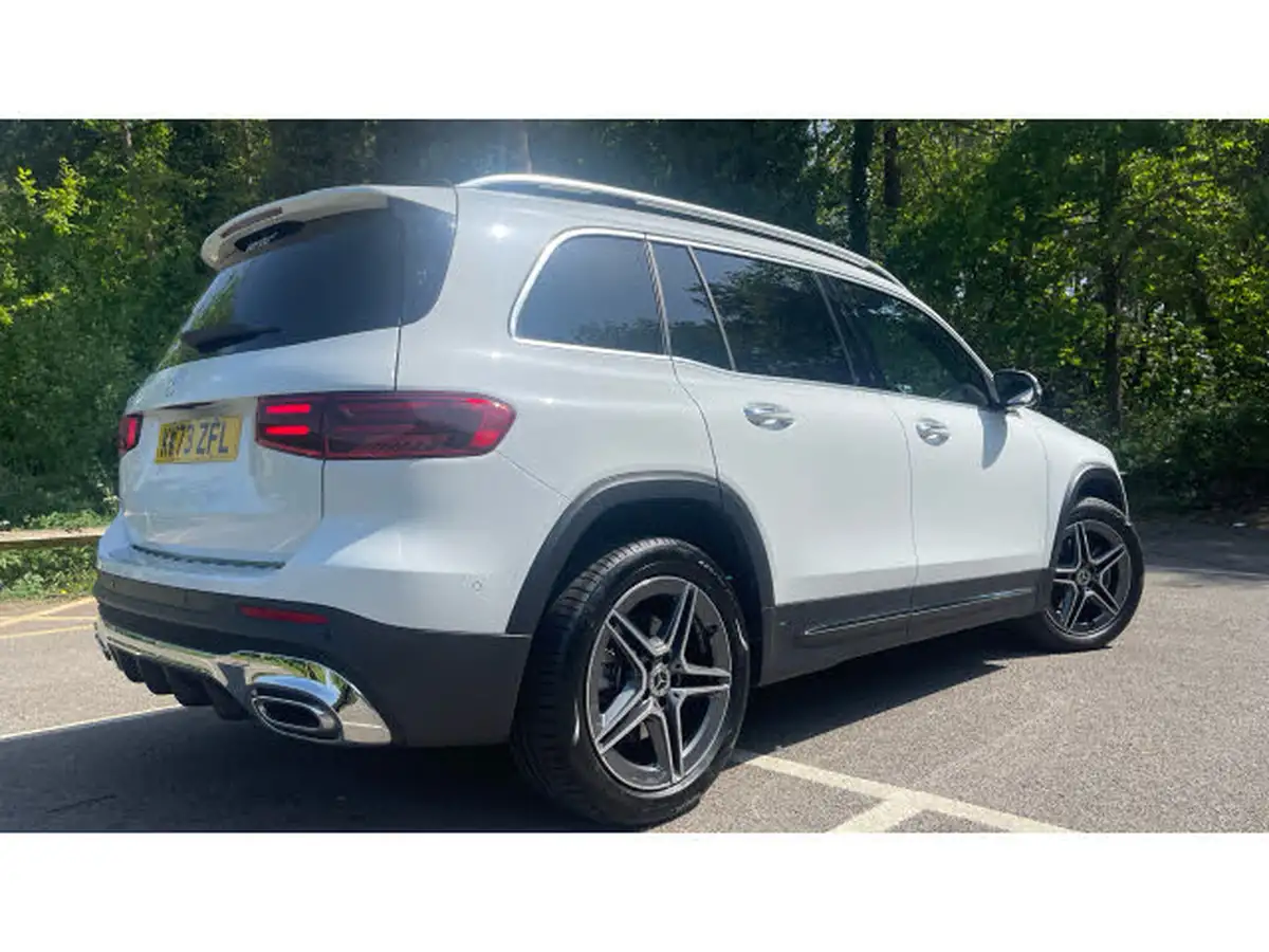 2023-mercedes-benz-glb-class-13-glb200-amg-line-executive-big-23