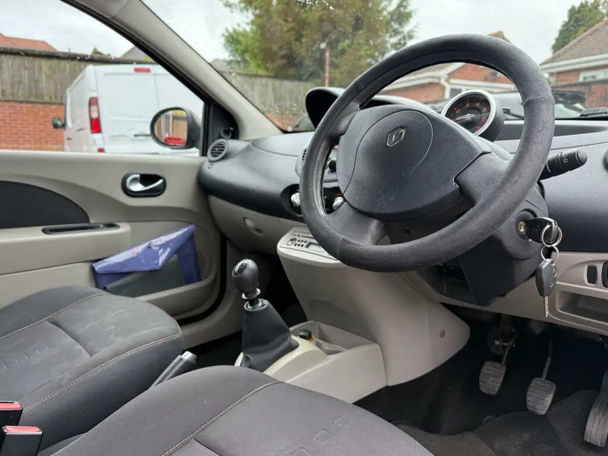 2008-renault-twingo-12-extreme-big-4