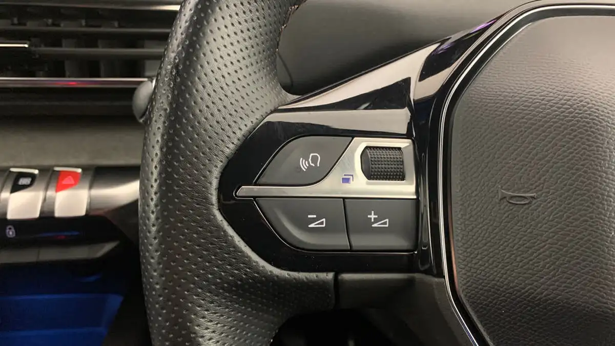 2022-peugeot-3008-suv-12-puretech-gt-big-19