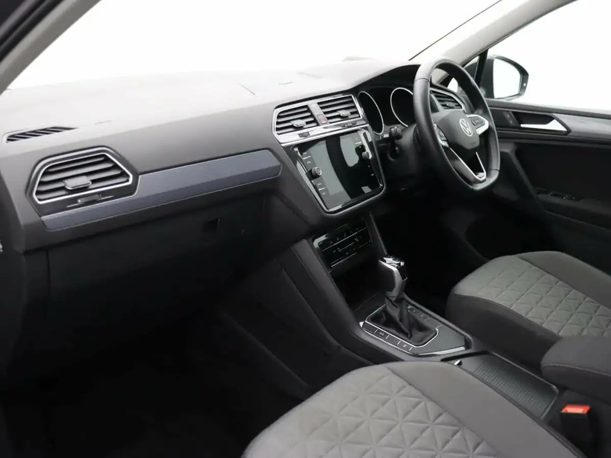 2022-volkswagen-tiguan-15-tsi-life-150ps-dsg-big-11