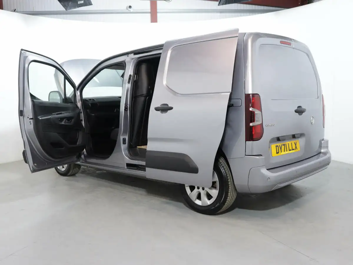 2021-vauxhall-combo-15cdti-griffin-2000-big-48
