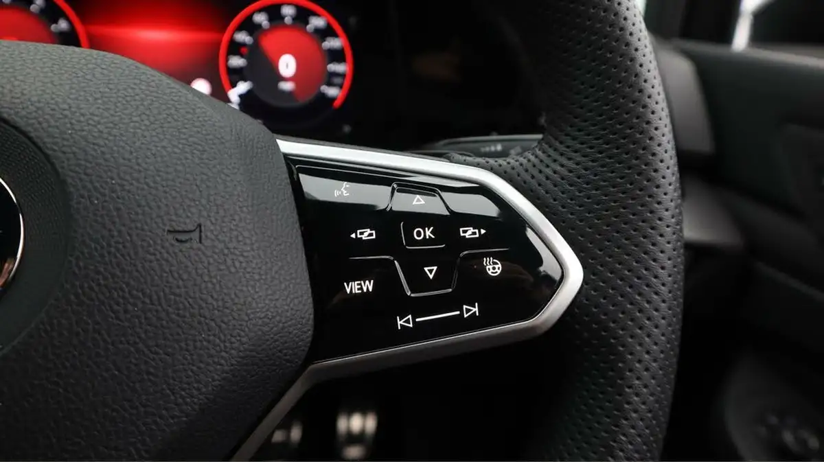 2021-volkswagen-golf-20-tsi-gti-dsg-big-26