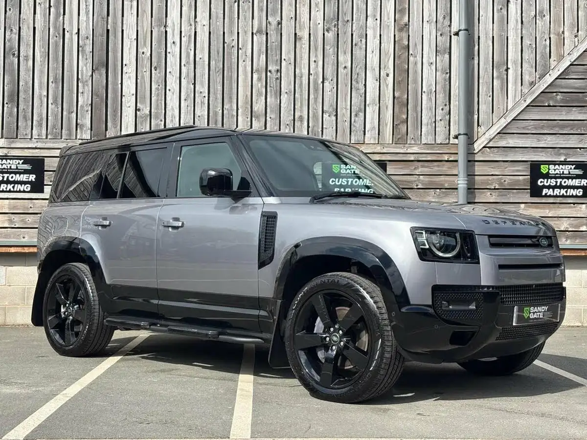 2022-land-rover-110-defender-30-d300-hard-top-hse-110-big-8