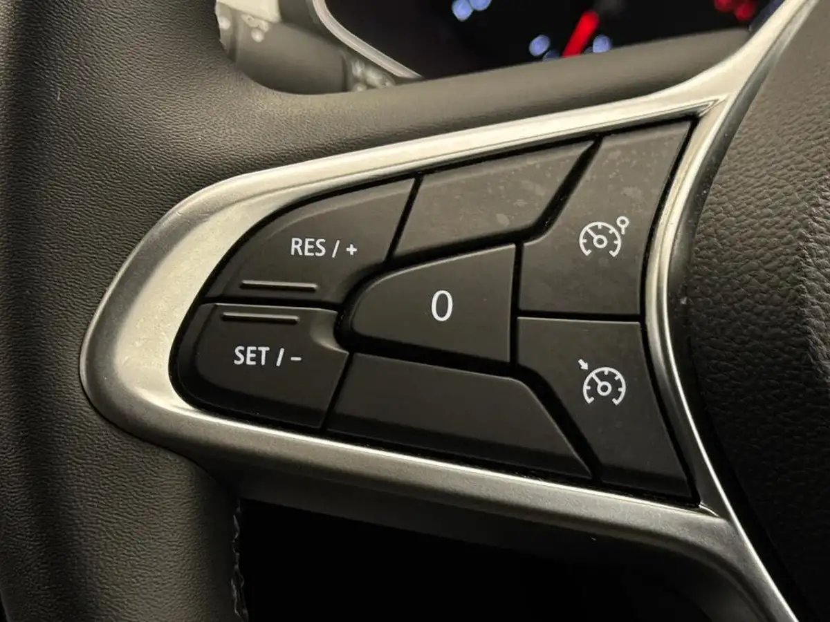 2021-renault-captur-13-tce-iconic-140ps-big-20