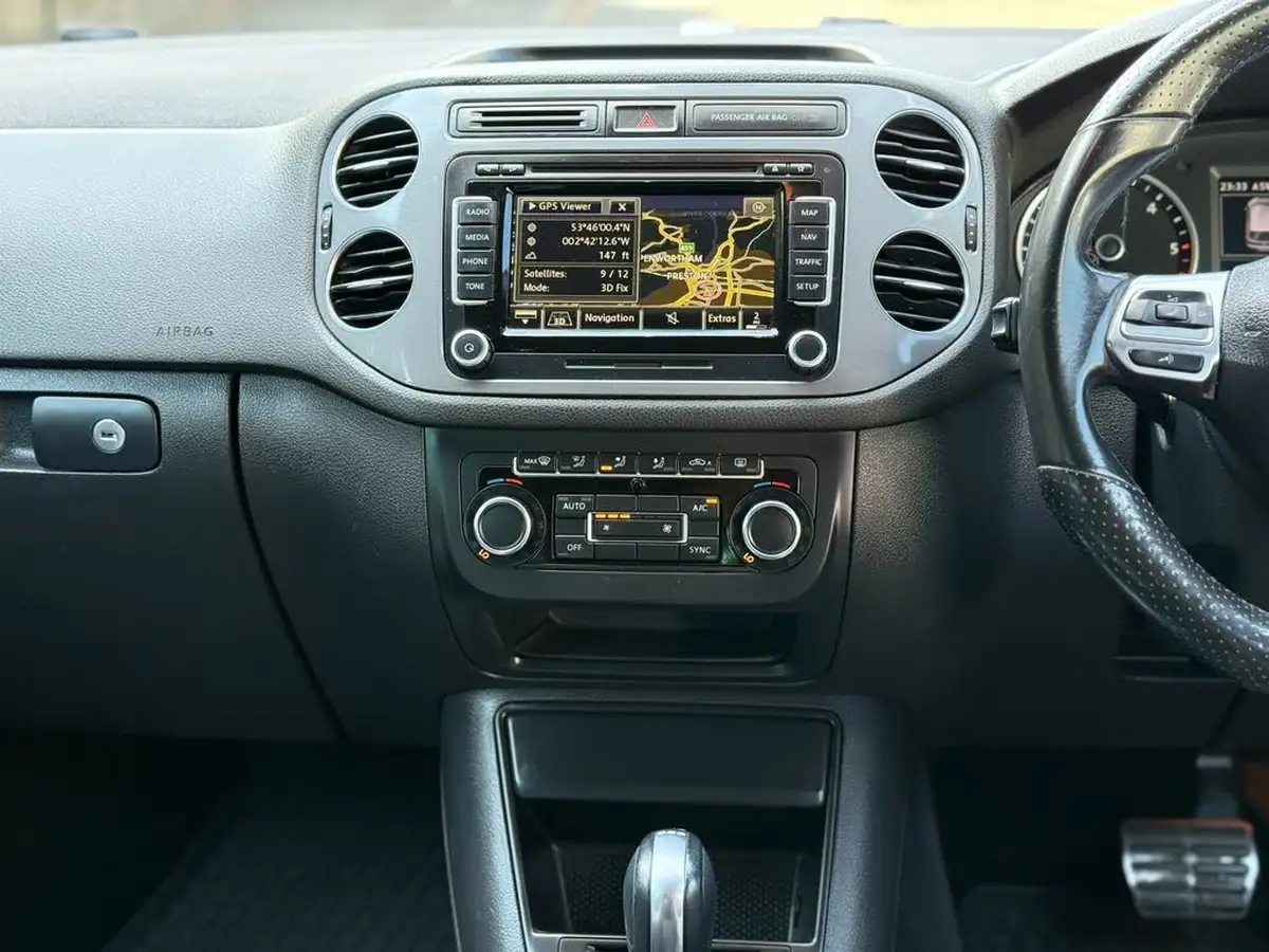 2015-volkswagen-tiguan-20tdi-r-line-140ps-4motion-r-line-bmt-ss-dsg-big-14