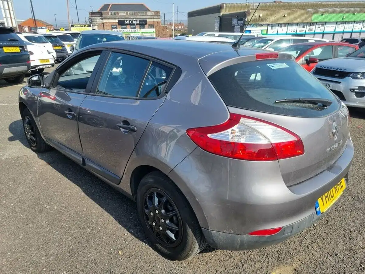 2010-renault-megane-16-extreme-100bhp-hatchback-5d-big-8