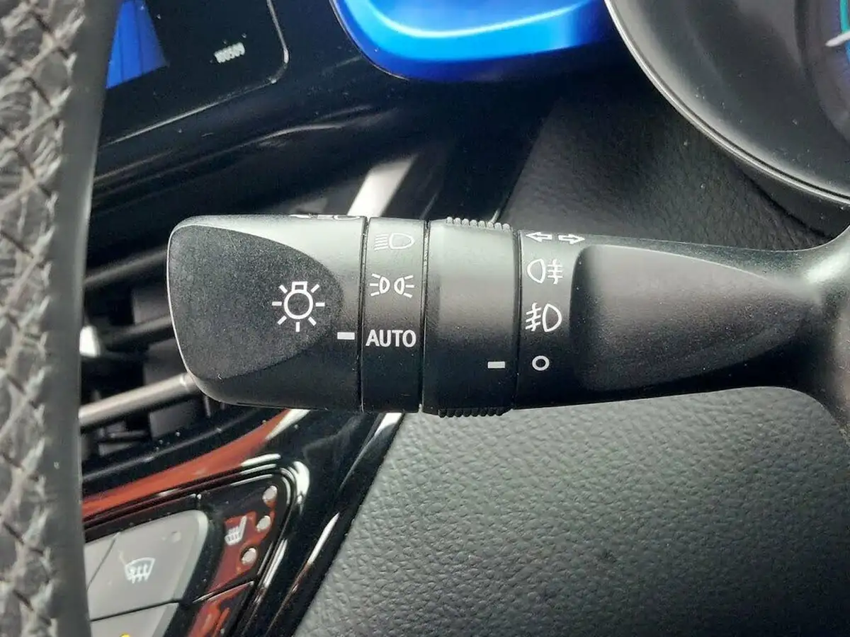 2018-toyota-c-hr-18-vvt-i-dynamic-big-37