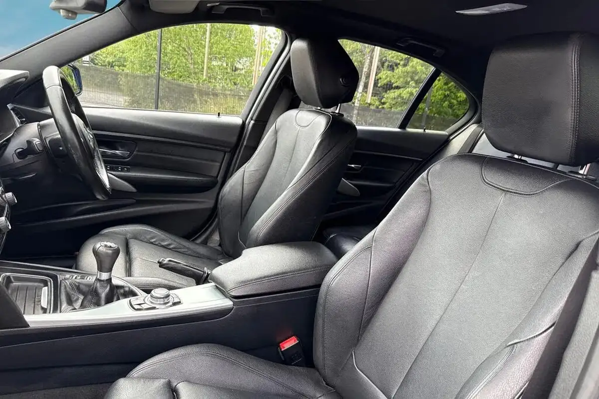 2015-bmw-3-series-20td-320d-xdrive-m-sport-184bhp-saloon-4d-big-15