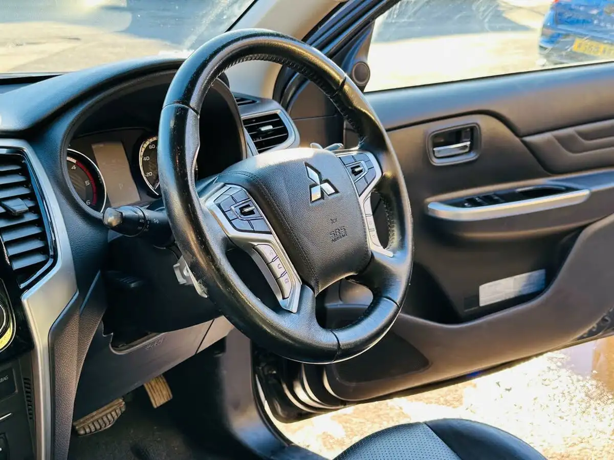 2020-mitsubishi-l200-22di-d-barbarian-auto-big-58