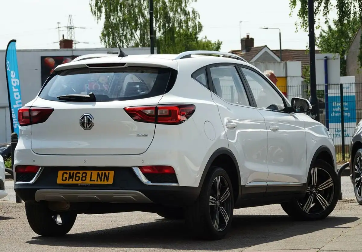 2019-mg-zs-suv-15-vti-tech-exclusive-105bhp-big-3