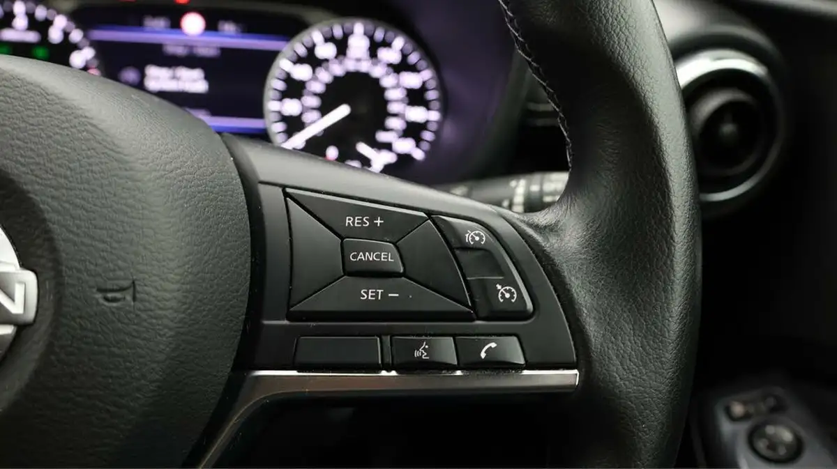 2023-nissan-juke-10-dig-t-n-connecta-big-19