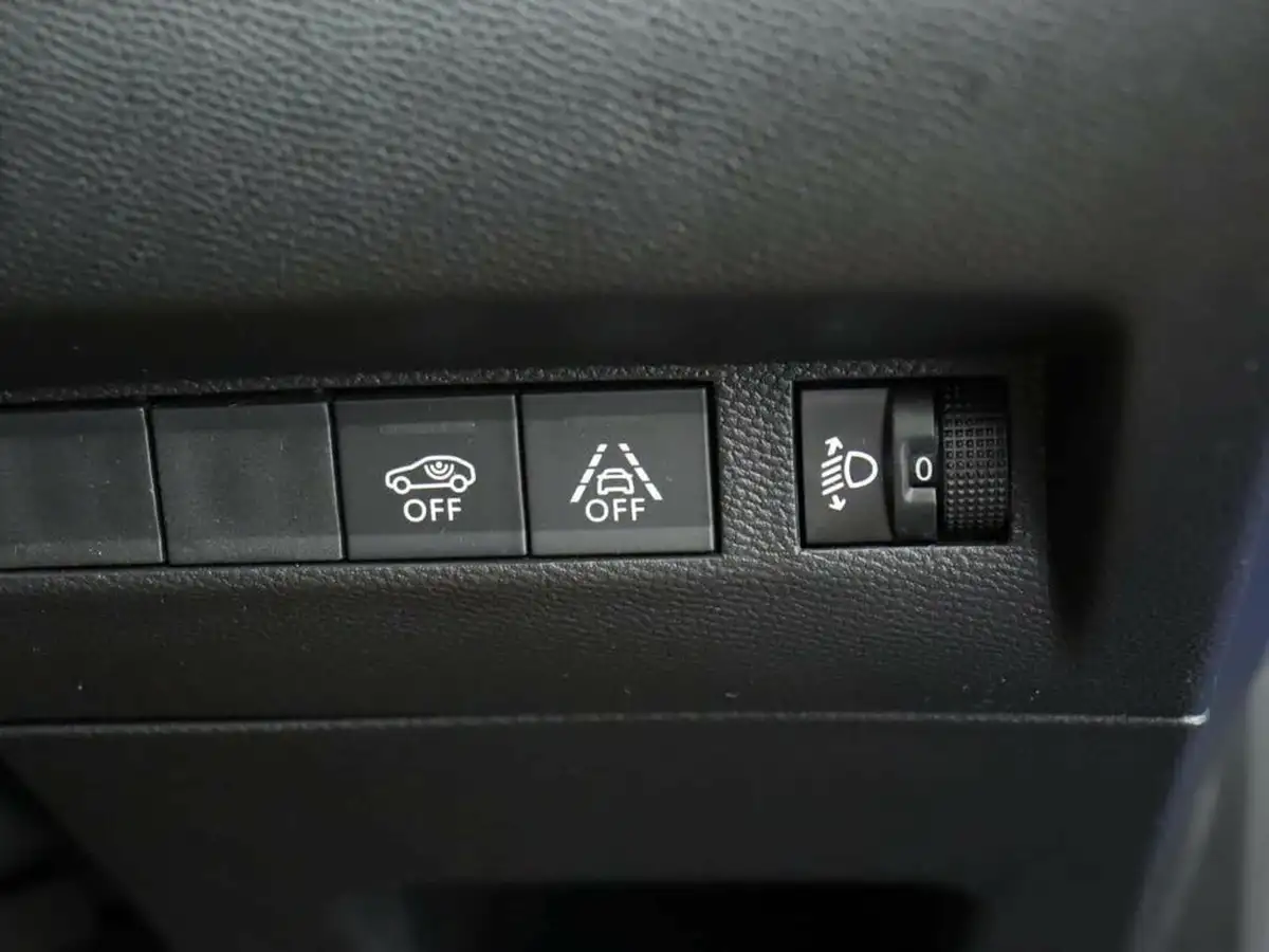 2020-peugeot-208-12-puretech-allure-100bhp-big-45
