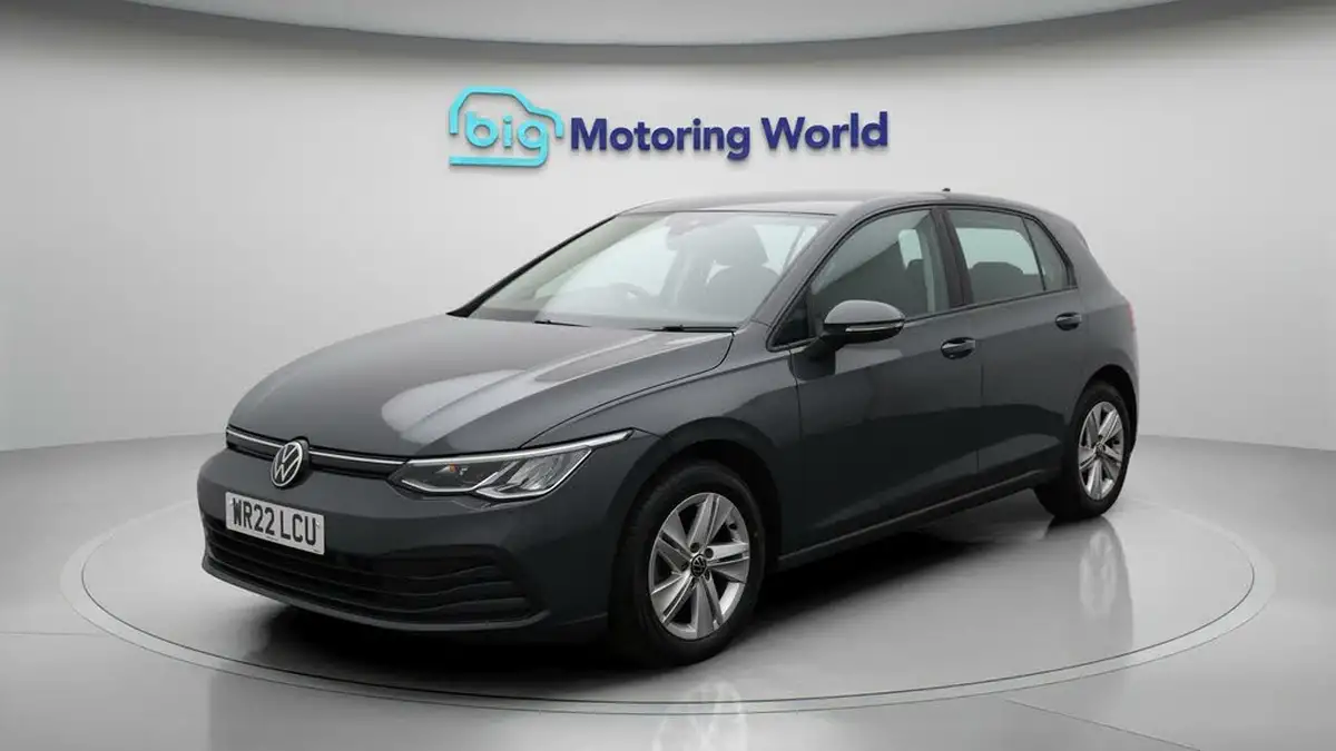 2022-volkswagen-golf-15-tsi-life-130ps-hatchback-big-3