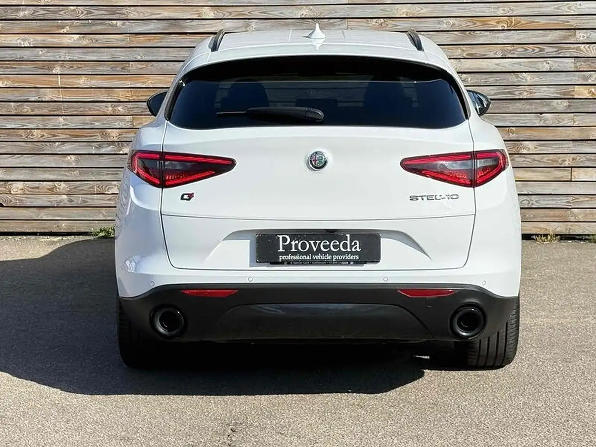 2020-alfa-romeo-stelvio-20-nero-edizione-big-4