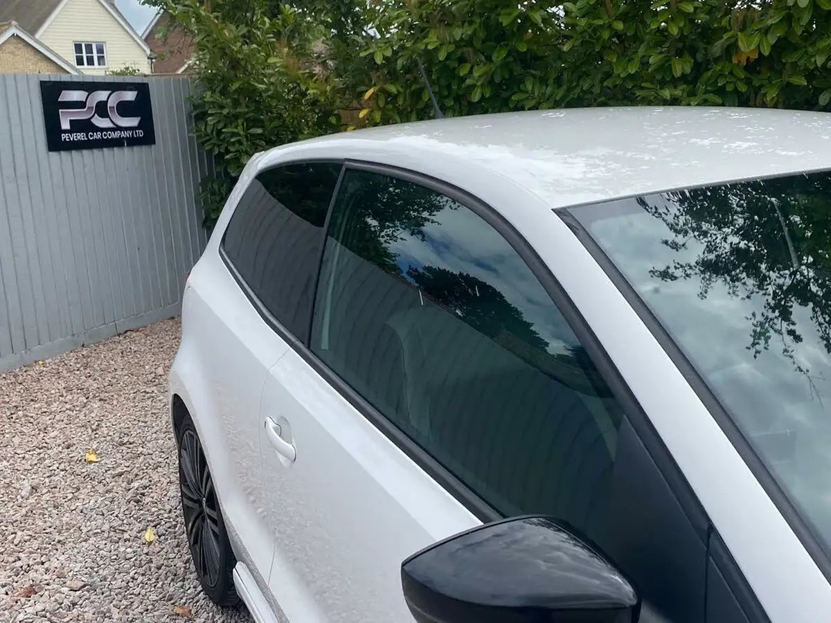 2013-volkswagen-polo-14-bluegt-3d-big-42
