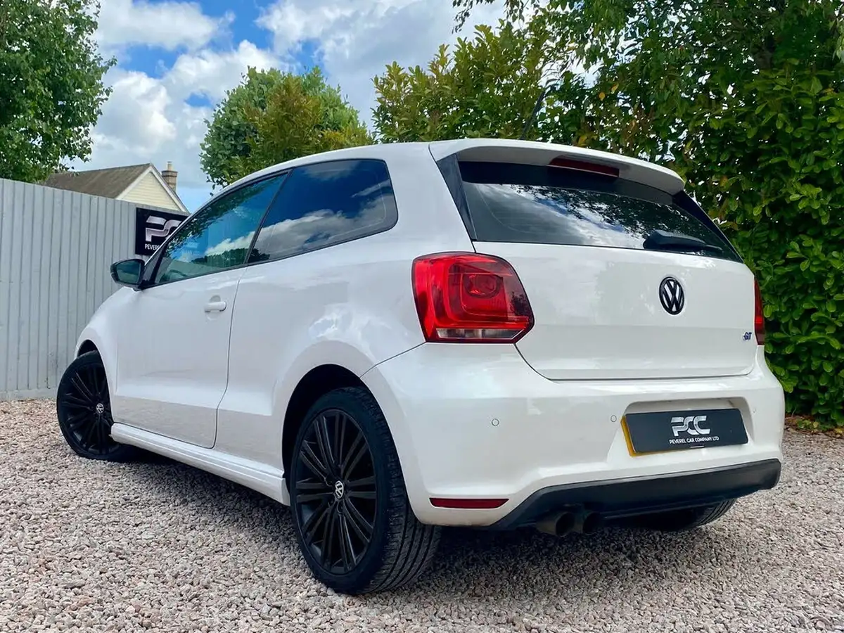 2013-volkswagen-polo-14-bluegt-3d-big-14