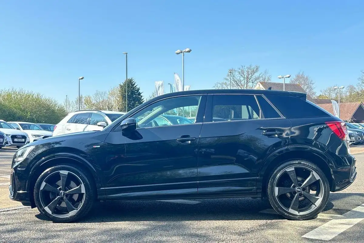 2021-audi-q2-15-35-tfsi-black-edition-s-tronic-big-8