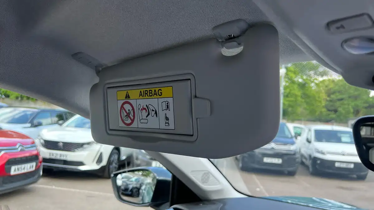 2021-citroen-c4-12-puretech-shine-130ps-big-37