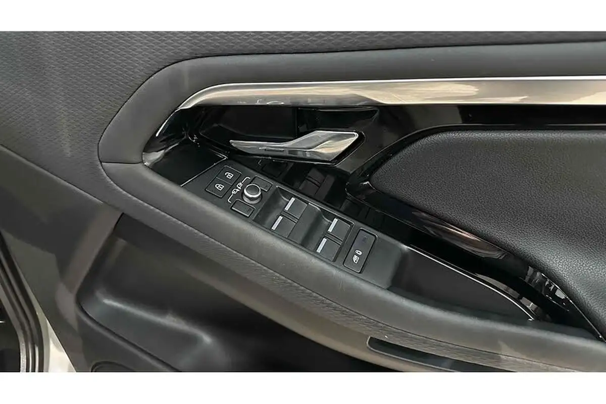 2021-land-rover-range-rover-evoque-20-p250-r-dynamic-s-big-31