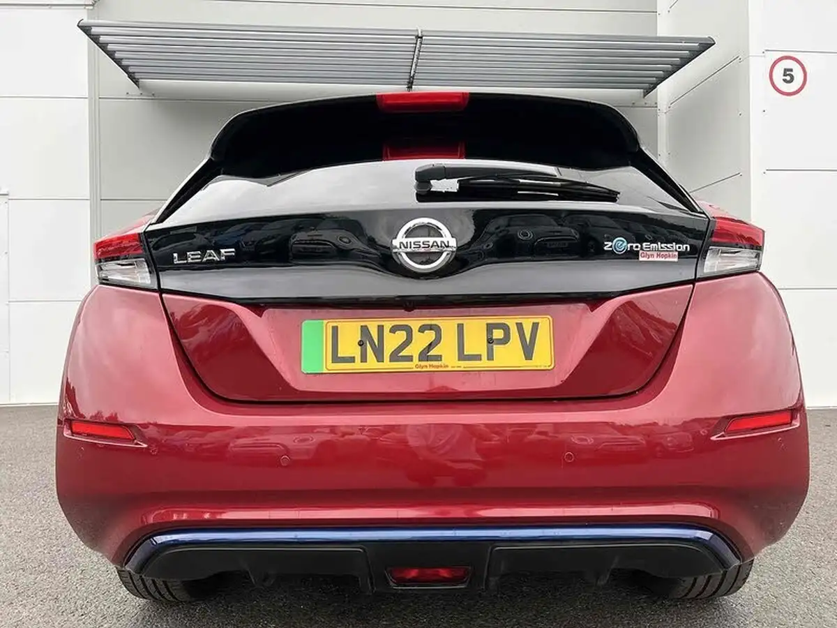 2022-nissan-leaf-e-e-tekna-big-5