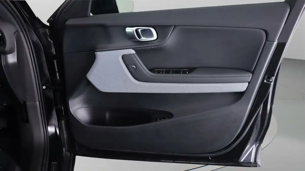 2021-polestar-polestar-2-e-ps2-300kw-long-dual-big-15