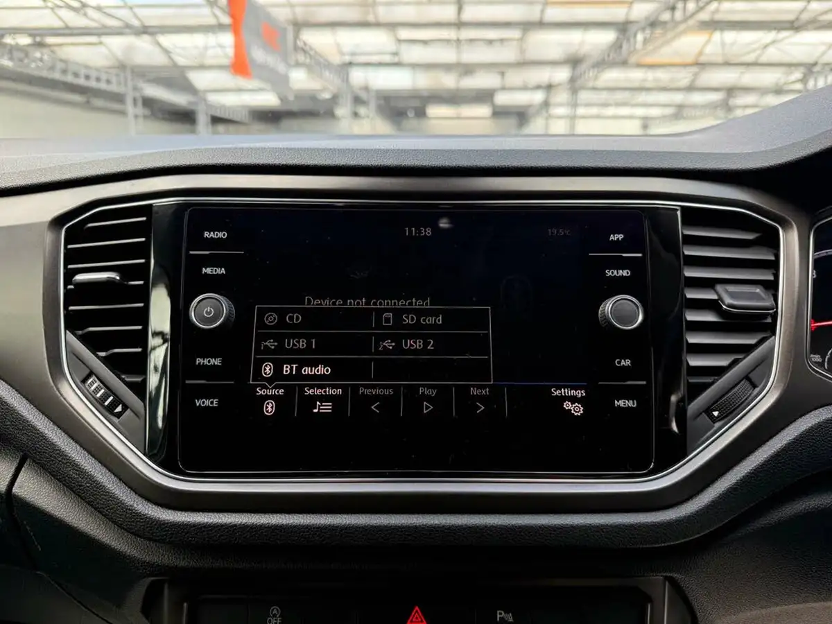 2019-volkswagen-t-roc-15-tsi-design-big-30