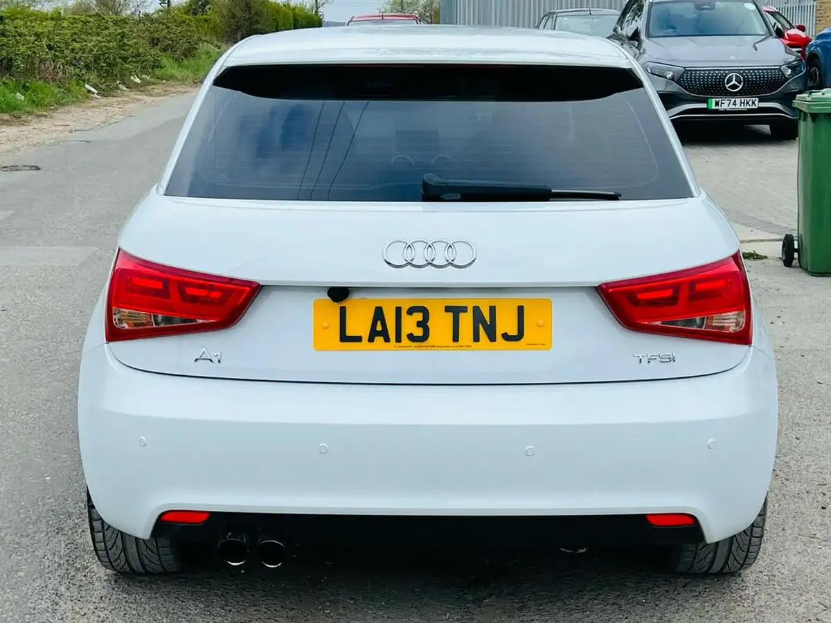 2013-audi-a1-14-122ps-sportback-5d-1390cc-s-tronic-big-4