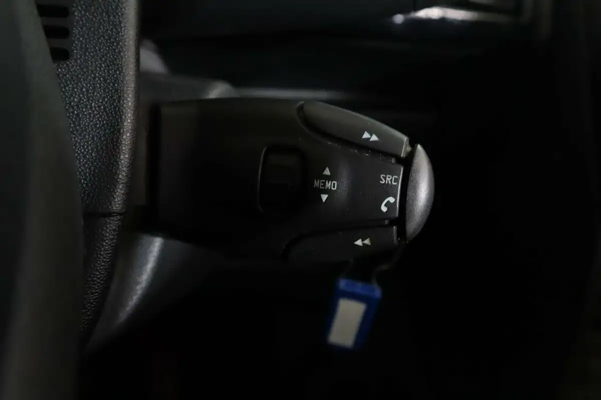 2014-citroen-ds3-cabrio-16e-hdi-dstyle-plus-big-23