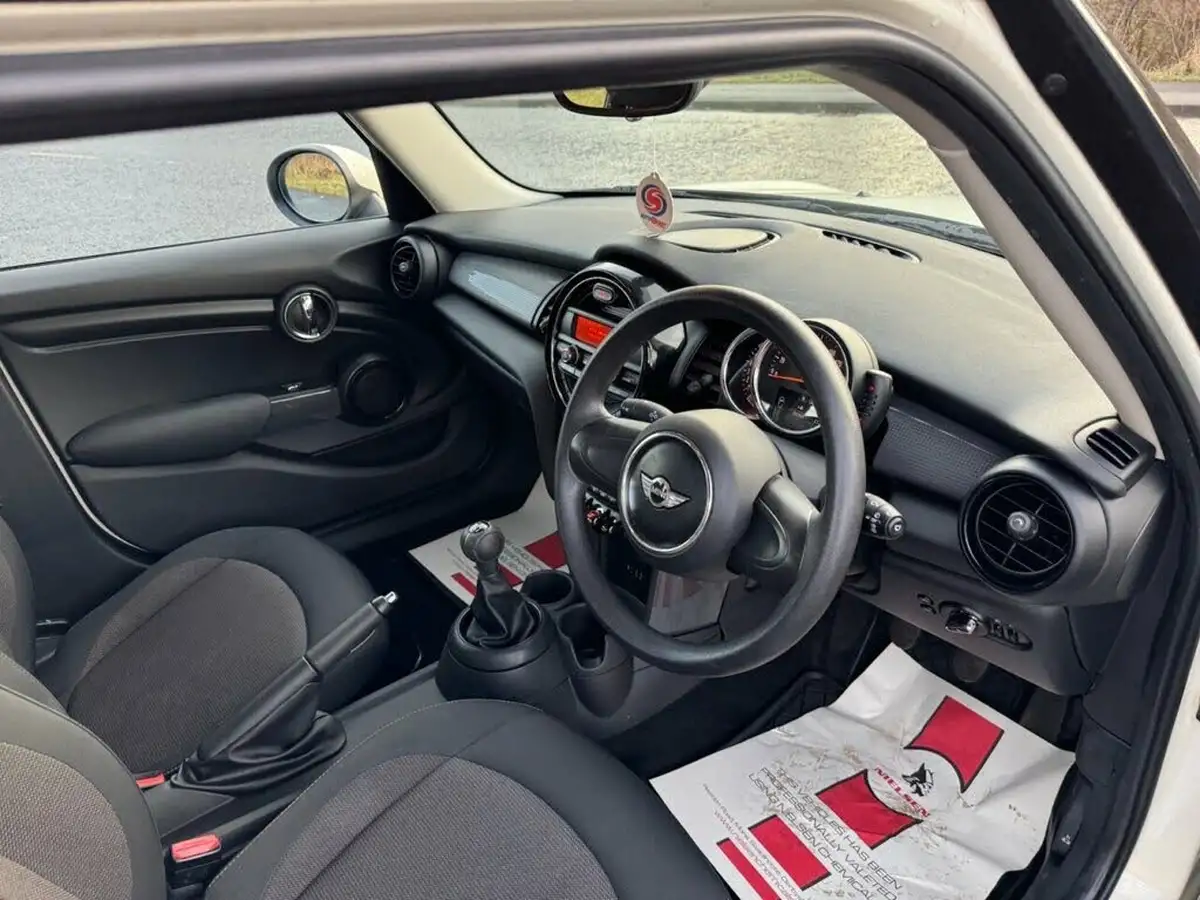 2015-mini-cooper-15-cooper-5d-big-16